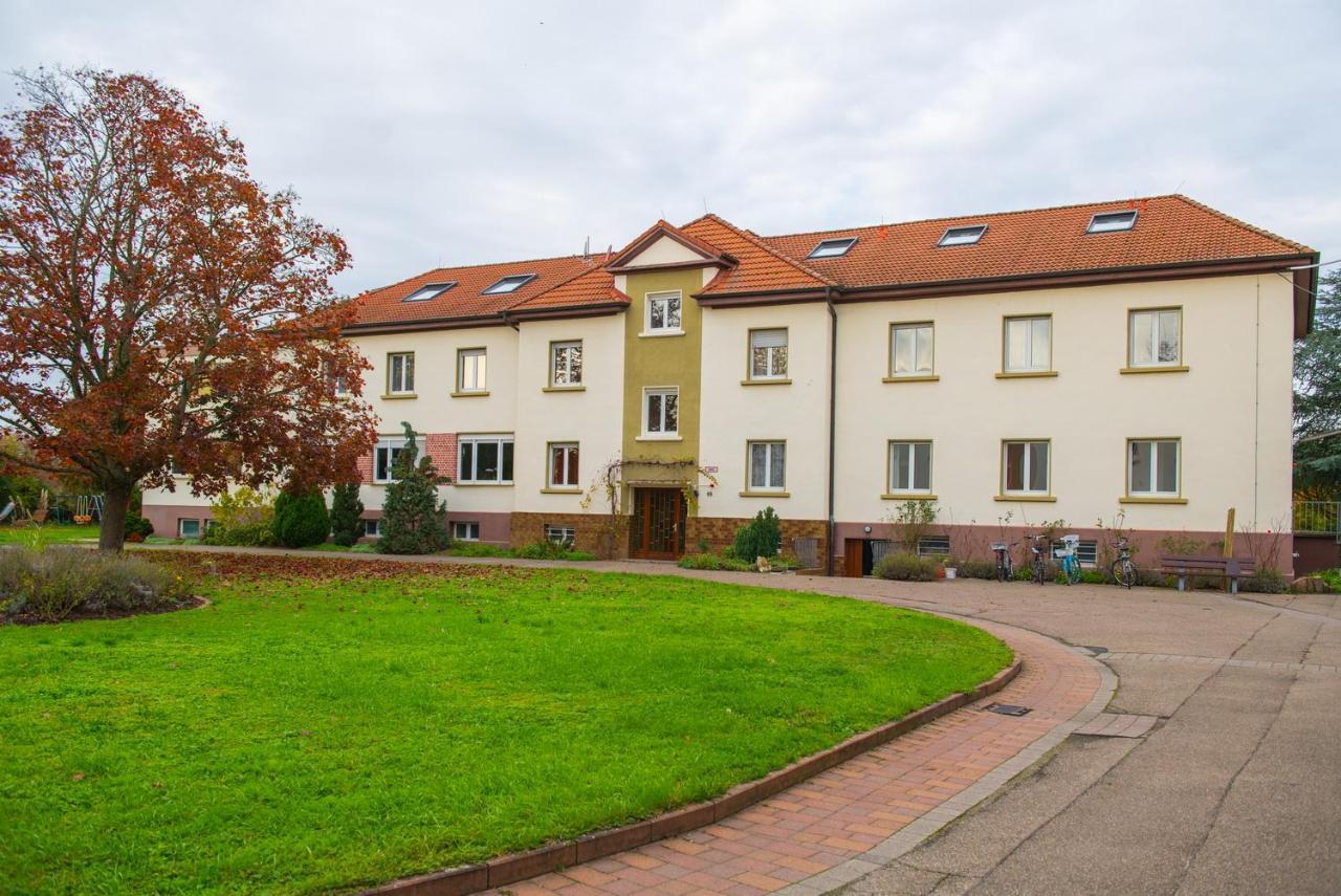 Christliche Gaestehaeuser Weinstrasse Neustadt an der Weinstraße Exterior foto