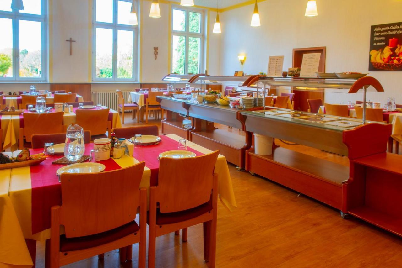 Christliche Gaestehaeuser Weinstrasse Neustadt an der Weinstraße Exterior foto